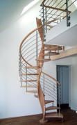 Holzspindeltreppen mit Edelstahlgeländer
